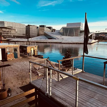 Fantastic Location By S & Karl Johan *